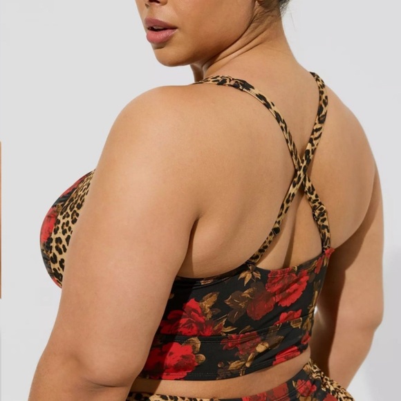 Torrid Retro Wireless Leopard Rose Twisted Front Swim Top - Picture 2 of 9